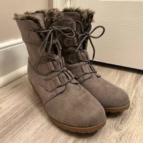 Stevie’s Brand. Size 5. Grey color. - Picture 2 of 7